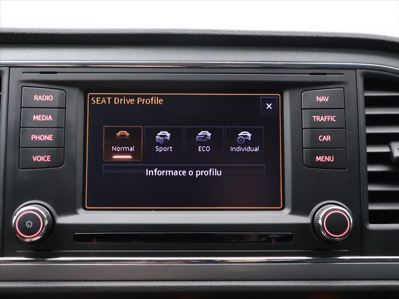 Seat Leon 2,0 TDI 110kW FR ST Aut.klima - fotka 21 z 30
