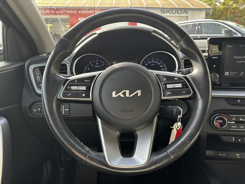 Kia Ceed (2023) SW Exclusive 1.5 T-GDI 118 kW - fotka 8 z 11