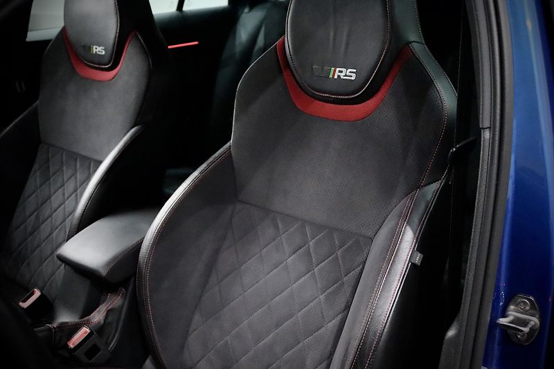Škoda Octavia 3 FL Combi 2.0 TSI 169 kW RS - fotka 12 z 39