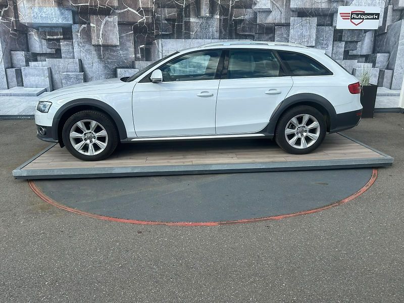 Audi A4 Allroad (2012) 2.0TDi, 105KW, 4x4, B&O - fotka 4 z 27