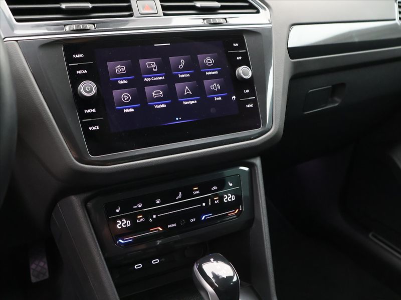 Volkswagen Tiguan 2,0 TSI 140kW 4MOT DSG DPH Ele - fotka 20 z 33