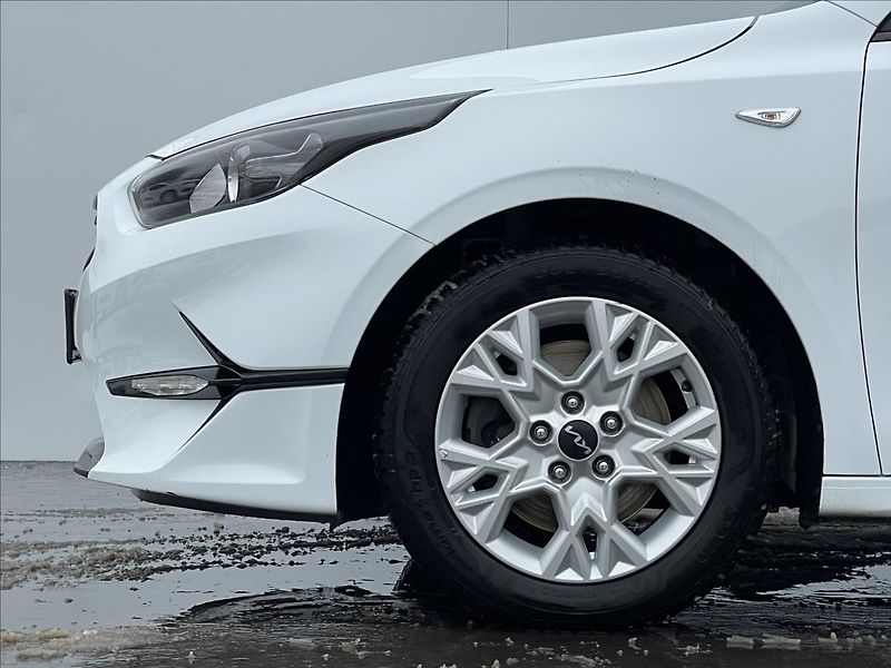 Kia Ceed 1,0 T-GDI SW Fresh PDC+AC - fotka 19 z 21