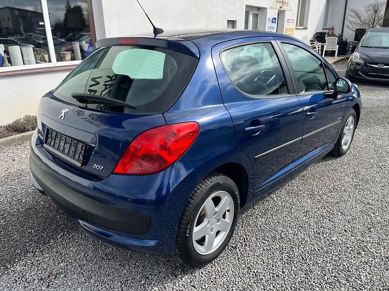Peugeot 207 (2008) 1.4 i 54 Kw Velmi pěkná - fotka 2 z 14