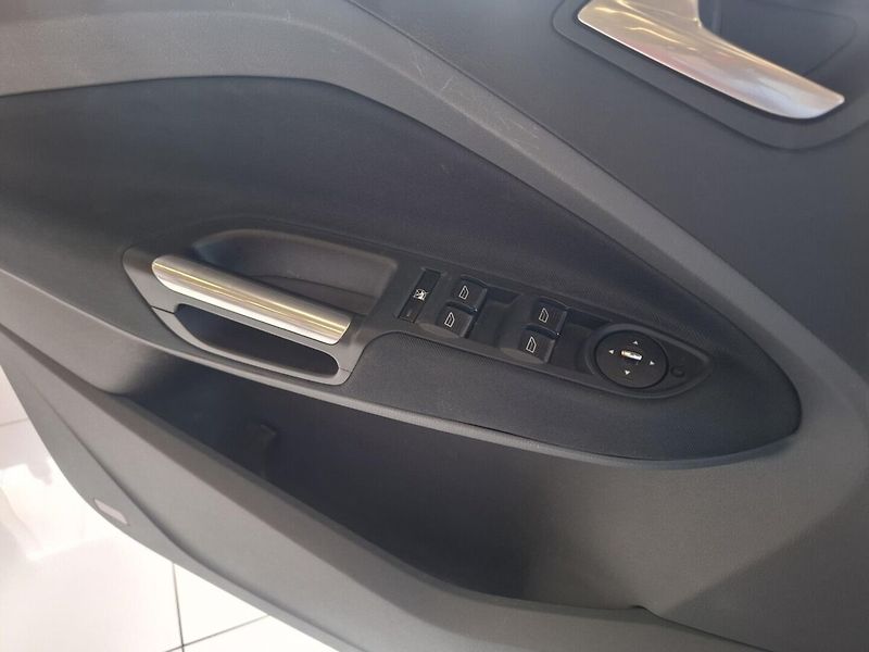 Ford C-MAX 2.0 TDCi 85KW AUT 2014 - fotka 9 z 12