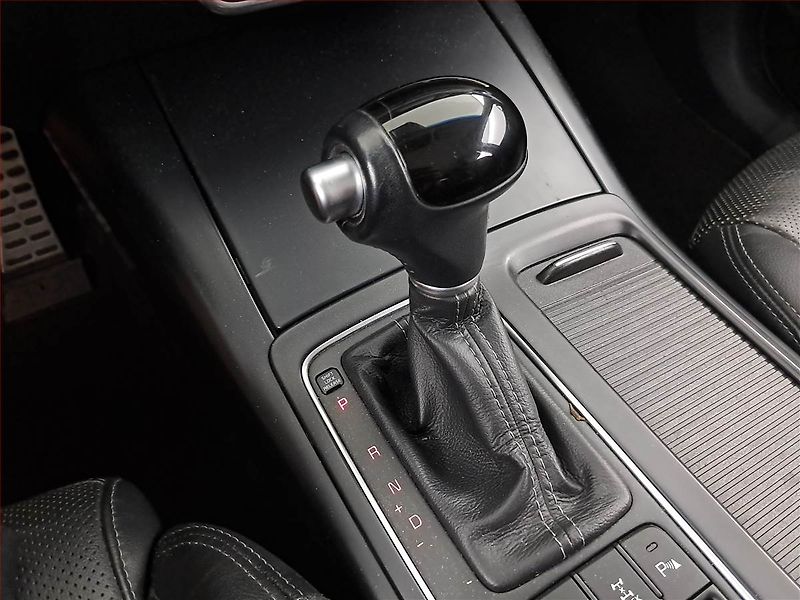 Kia Sorento (2016) 2.2 CRDi, 4X4, Automat, Kůže - fotka 13 z 23
