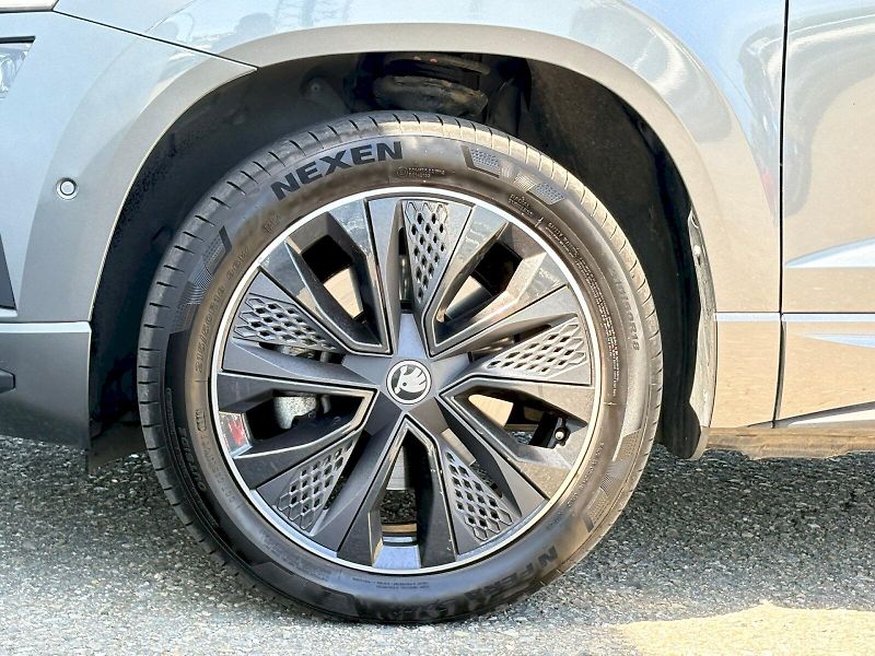 Škoda Karoq (2025) DSG 1.5 TSI / 110 kW / SPORTLI - fotka 25 z 33