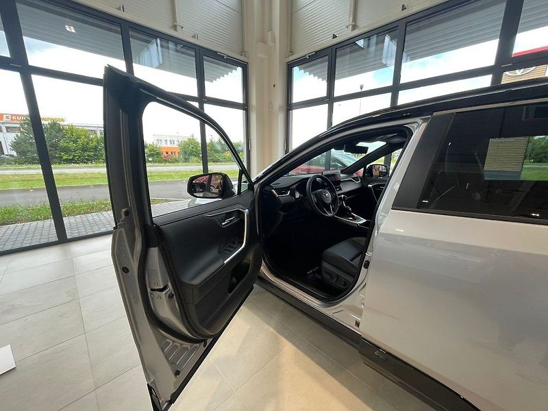 Toyota RAV4 2.5 4x4 Plug-In Selection - fotka 14 z 25