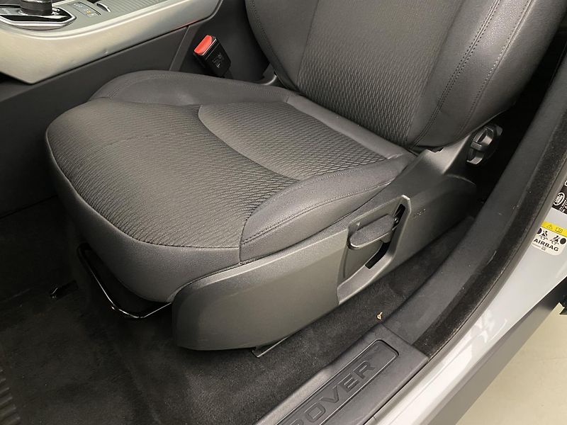 Land Rover Range Rover Evoque 2.0 Si SE AWD AUT CZ - fotka 14 z 29