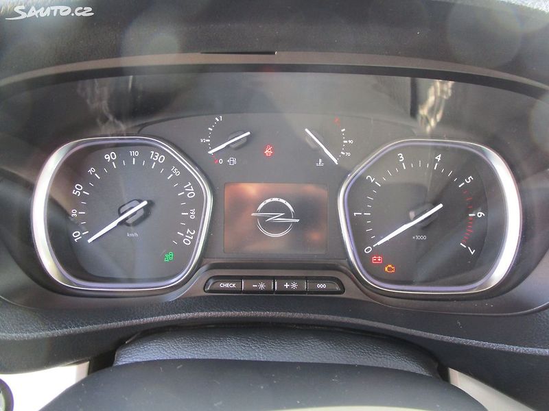 Opel Zafira 2,0HDI-110KW-STK 9/2027 - fotka 19 z 28