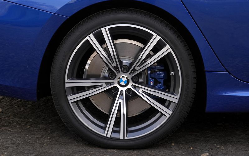 BMW Řada 3 M340i xD,Tažné, H/K, 360°, ACC - fotka 11 z 36