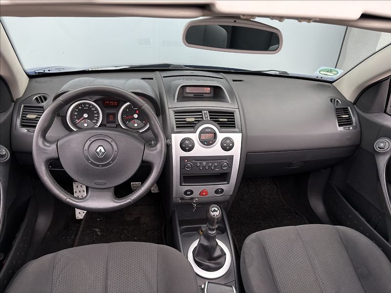 Renault Mégane 2,0 i 99 KW KABRIOLET - fotka 9 z 21