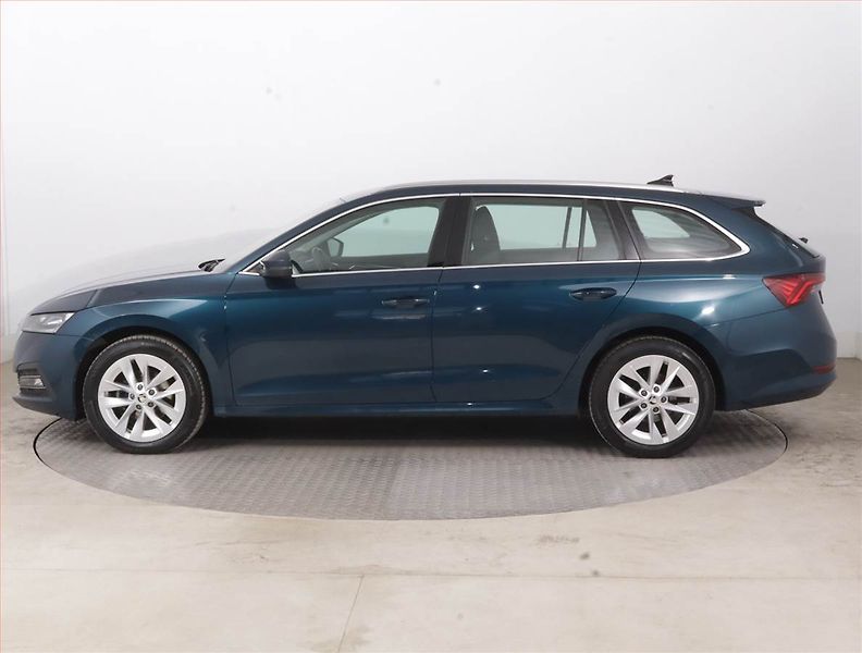 Škoda Octavia (2023) 2.0 TDI, Automat, ČR,1.maj - fotka 3 z 16