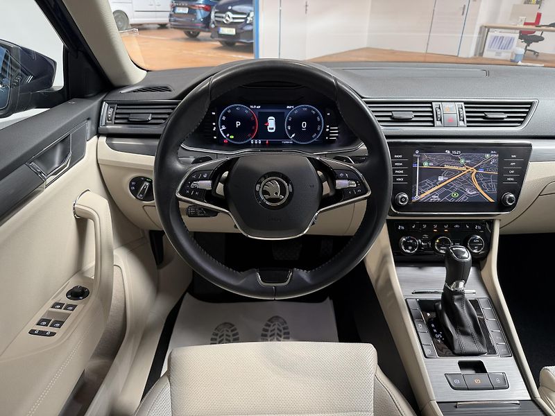 Škoda Octavia 2.0 TSI 140kW DSG Style Combi - fotka 15 z 23
