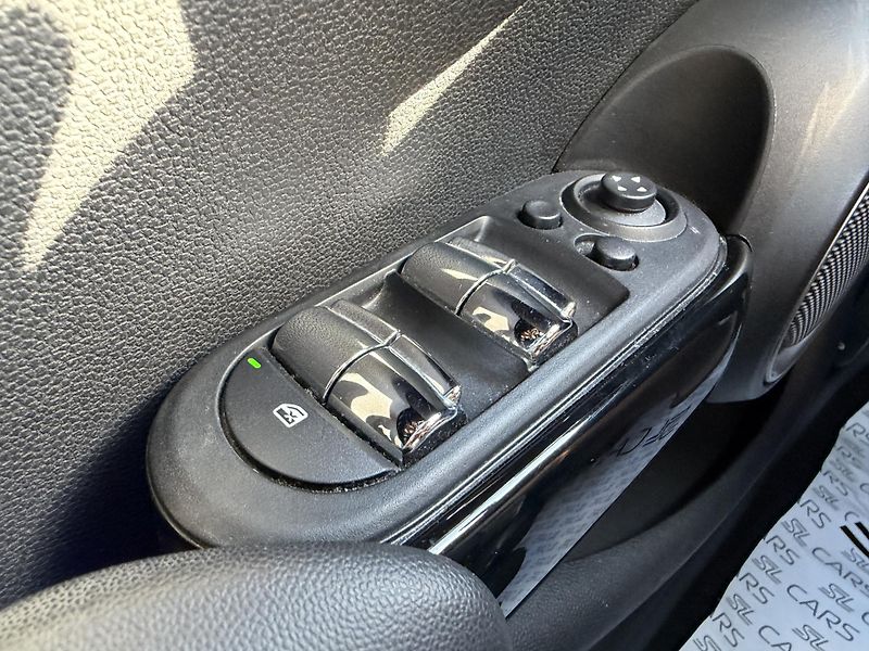 Mini Cooper S 2.0i LED PANORAMA NAVI KŮŽE - fotka 15 z 46