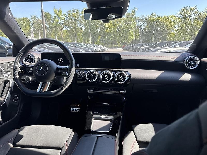 Mercedes-Benz CLA 200, 1.majitel - fotka 12 z 16