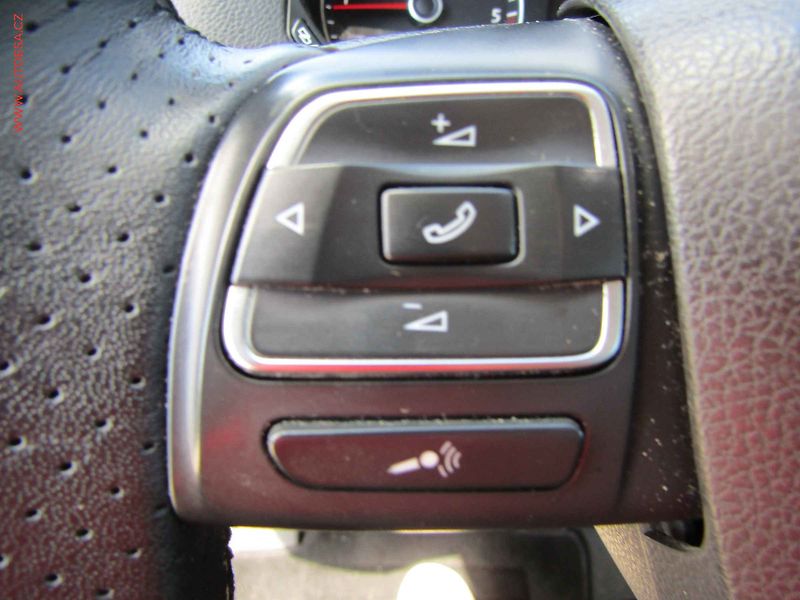 Seat Alhambra (2014) 2.0TDi, Navigace - fotka 19 z 22
