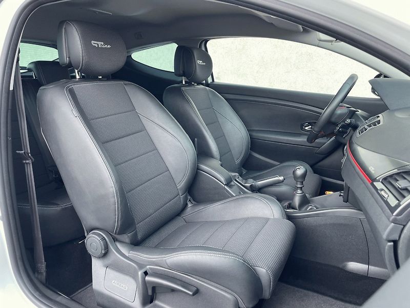 Renault Mégane (2013) Coupé GT LINE 1,4TCe 130k - fotka 8 z 22