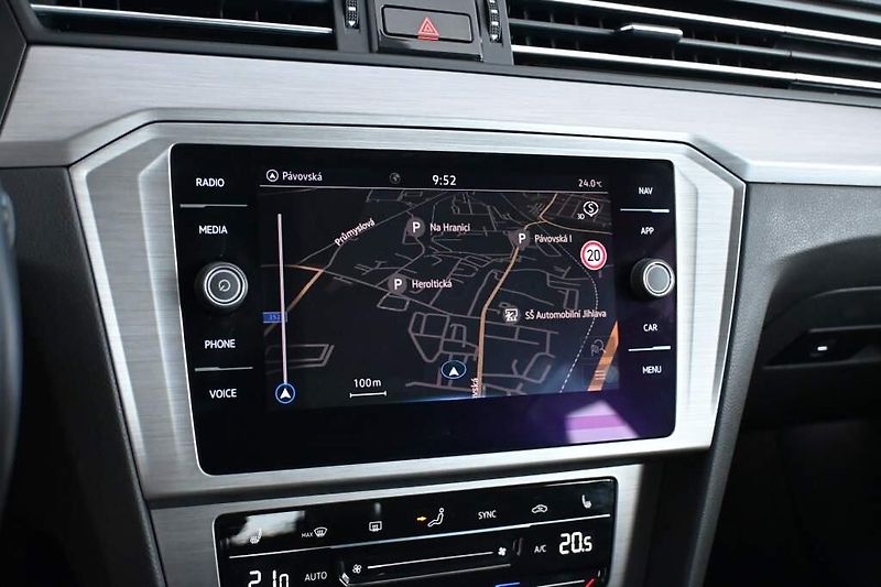 Volkswagen Passat (2021) 2.0 LED Kamera TDI - fotka 16 z 30