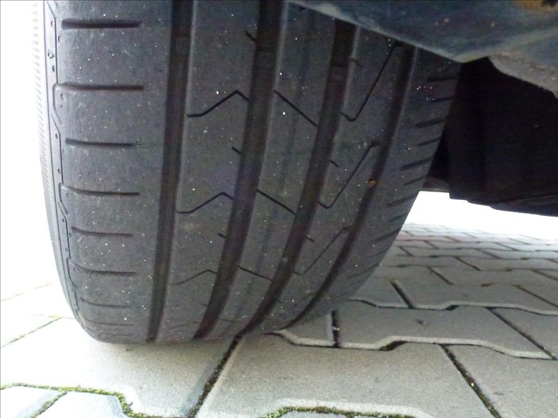 Volkswagen Passat 1,6 TDI Serviska, TOP STAV !!! - fotka 48 z 60