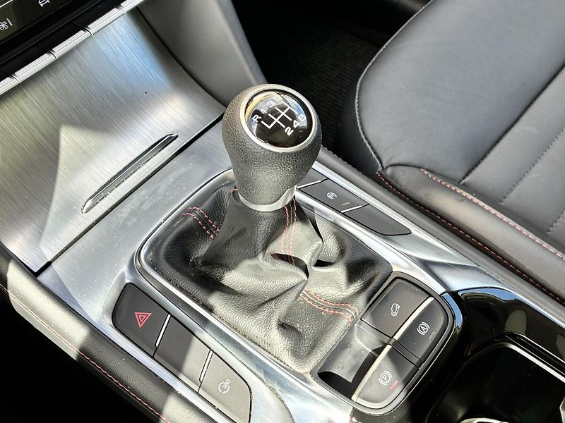 MG HS 1.5 TGI 119kW Elegance - fotka 21 z 23