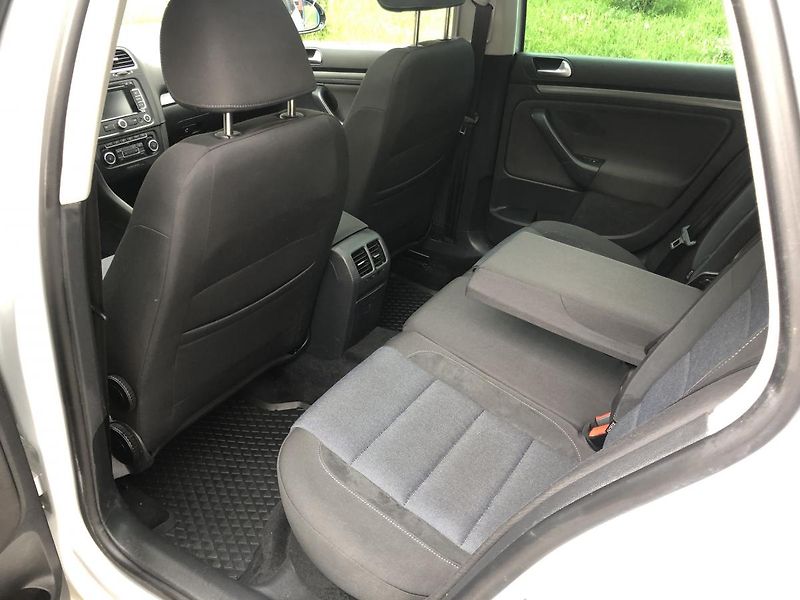 Volkswagen Golf (2011) 2,0TDi STYLE nez. rezervace - fotka 30 z 68