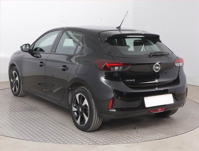 Opel Corsa (2023) Elegance 50 kWh, SoH 100% - fotka 4 z 19