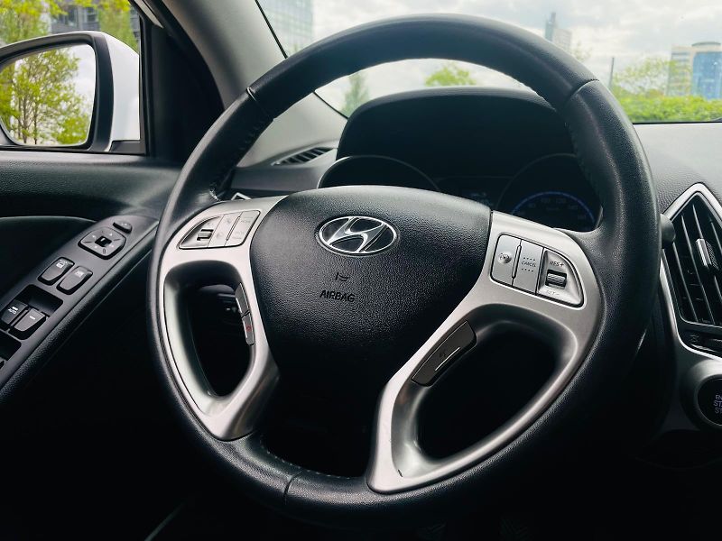 Hyundai ix35 2.0i 4x4 1MAJIITEL KAMER TAŽNÉ - fotka 29 z 46