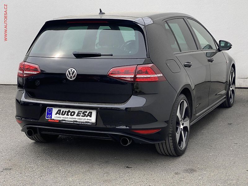 Volkswagen Golf (2015) 2.0 TSi, GTi, bixen, navi, - fotka 4 z 19