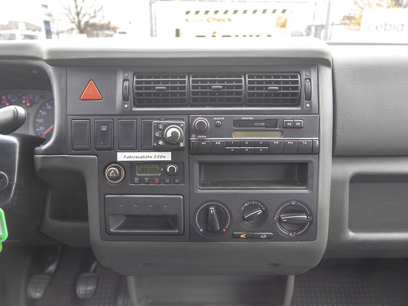 Volkswagen Transporter (1999) 2.5TDI 75KW – OBYTNÝ REIMO - fotka 20 z 47