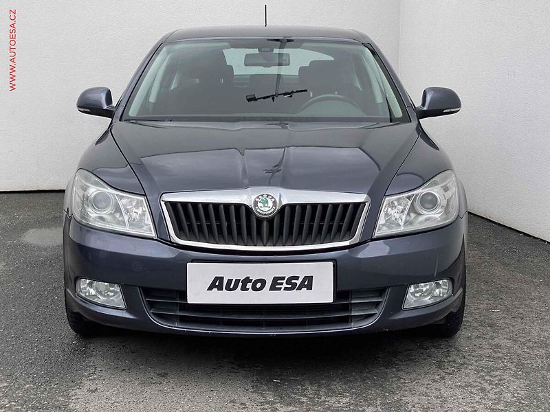 Škoda Octavia (2011) 1.6 TDi, ČR, Elegance - fotka 2 z 18