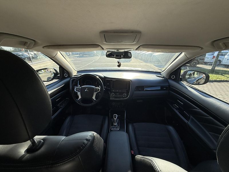 Mitsubishi Outlander (2017) - fotka 14 z 37