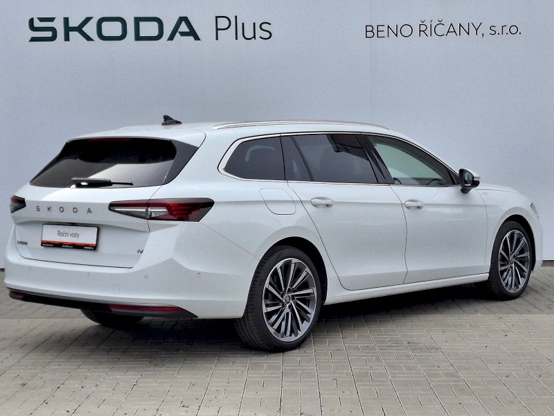 Škoda Superb (2025) Combi iV L&K DSG 1,5TSi 150kW - fotka 2 z 35