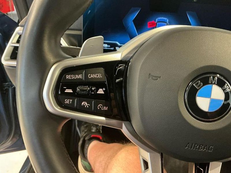 BMW Řada 3 330i xDrive Touring - fotka 11 z 11
