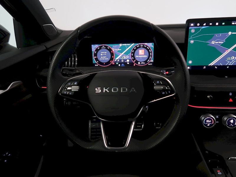 Škoda Superb (2025) SPORTLINE 2.0TSI 195KW 4x4 DSG - fotka 18 z 50