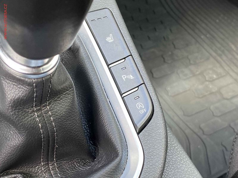 Hyundai i30 (2018) 1.0 T-GDI, 1.maj,ČR, Style - fotka 15 z 19