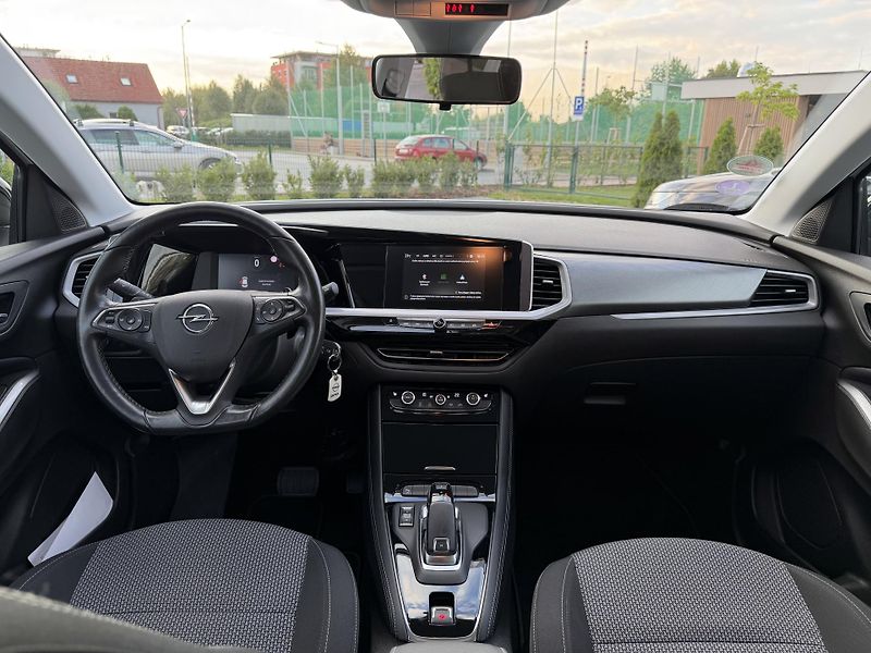 Opel Grandland (2022) 1.2 PureTech 96 kw/automat - fotka 13 z 21