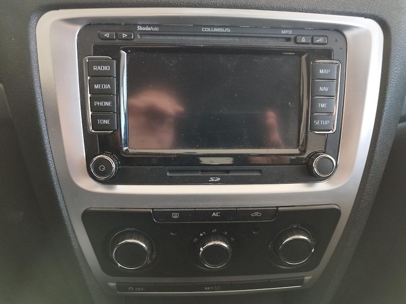 Škoda Octavia (2010) 1,6TDi 77KW KLIMA ALU NAVI - fotka 20 z 21