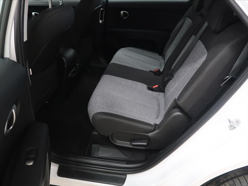 Hyundai Ioniq 5 Dynamiq Zánovní SOH 97,6% - fotka 15 z 35
