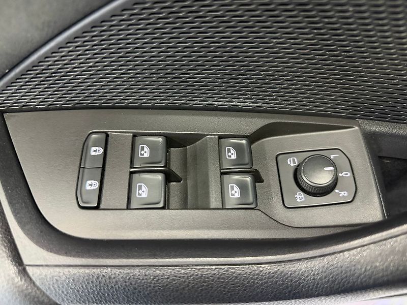Škoda Octavia 2.0TDI DSG 4X4 RS, ACC, LED, K - fotka 25 z 27