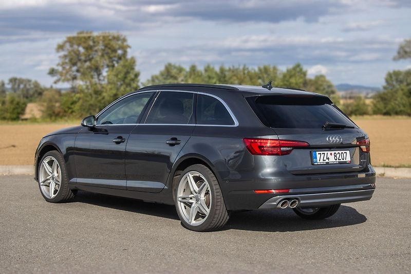 Audi A4 - fotka 7 z 26