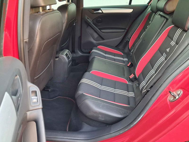 Volkswagen Golf (2011) 2.0 TSi, GTi, DSG - fotka 10 z 20