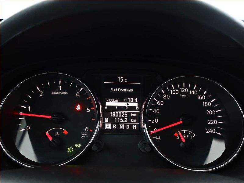 Nissan Qashqai (2010) 2.0 dCi, 4X4, Automat, Navi - fotka 8 z 15