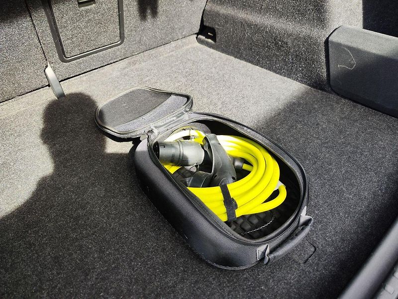 Škoda Enyaq EV/55 kWh/125kW Tour 50 - fotka 10 z 36