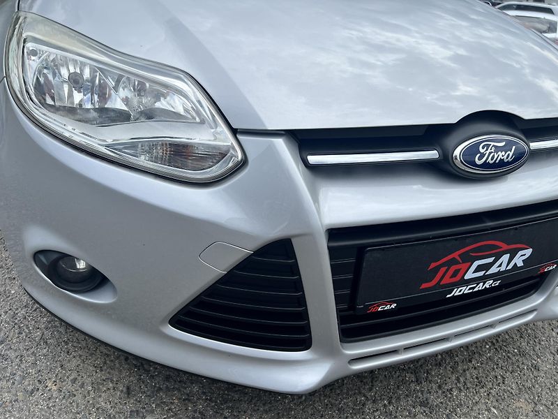 Ford Focus 1.6i KLIMATIZACE NAVI ALU KOLA - fotka 37 z 42