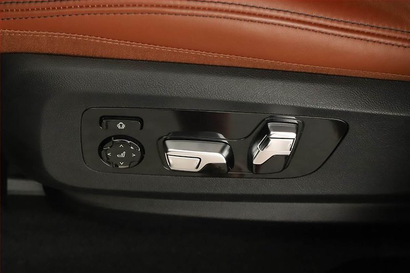 BMW X6 (2025) xDrive30d, M PAKET, VENTILACE - fotka 12 z 20