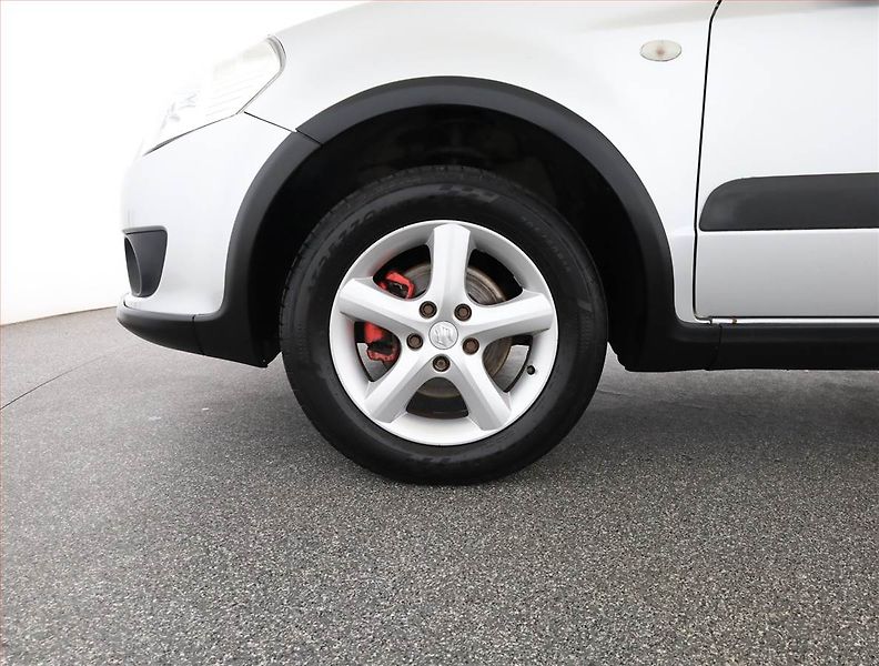 Suzuki SX4 (2007) 1.6 VVT, 4X4, Vyhř. sedaček - fotka 13 z 13