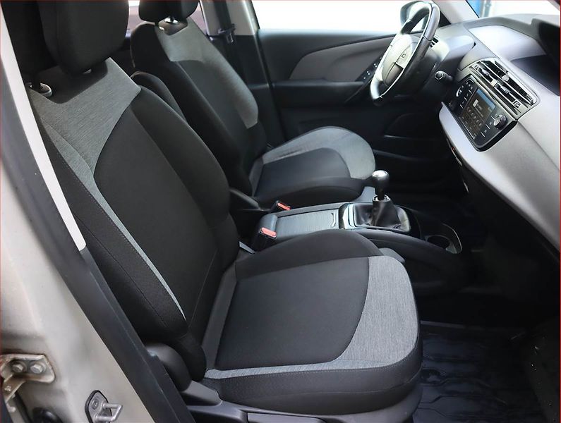 Citroën C4 Picasso (2017) 1.6 BlueHDi, 7 míst - fotka 9 z 20