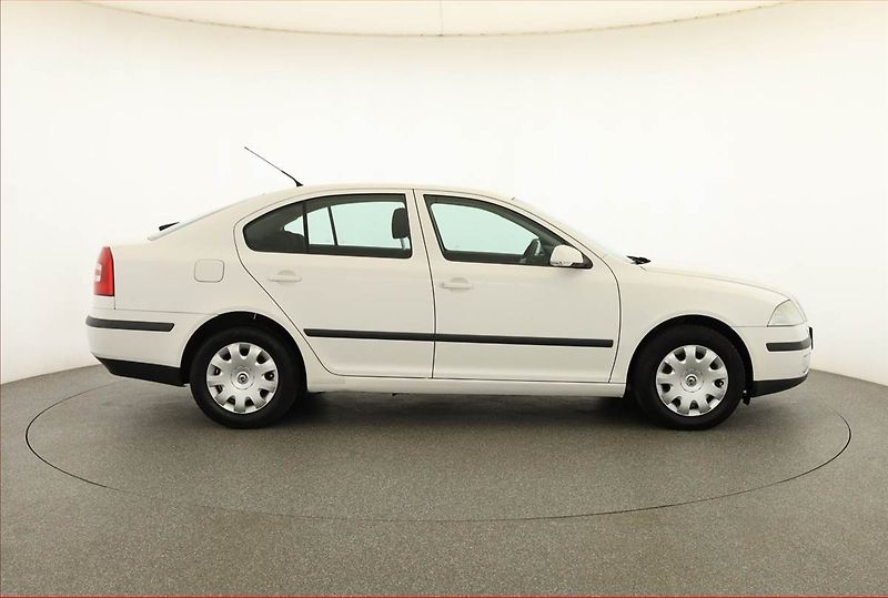 Škoda Octavia (2007) 1.9 TDI, nová STK - fotka 6 z 11
