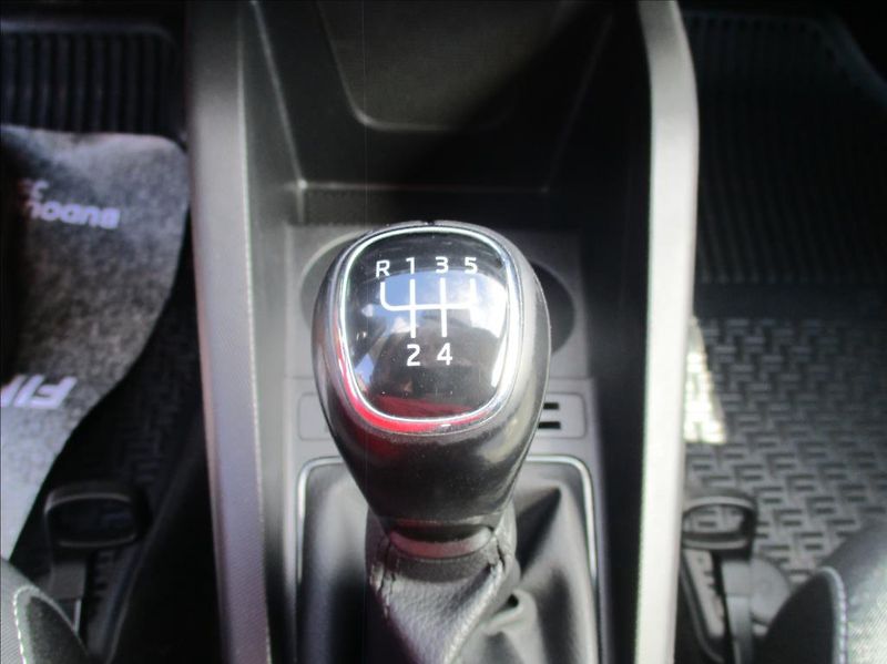 Škoda Fabia 1,0 TSI, servis,DPH,1.maj,CZ, - fotka 19 z 29