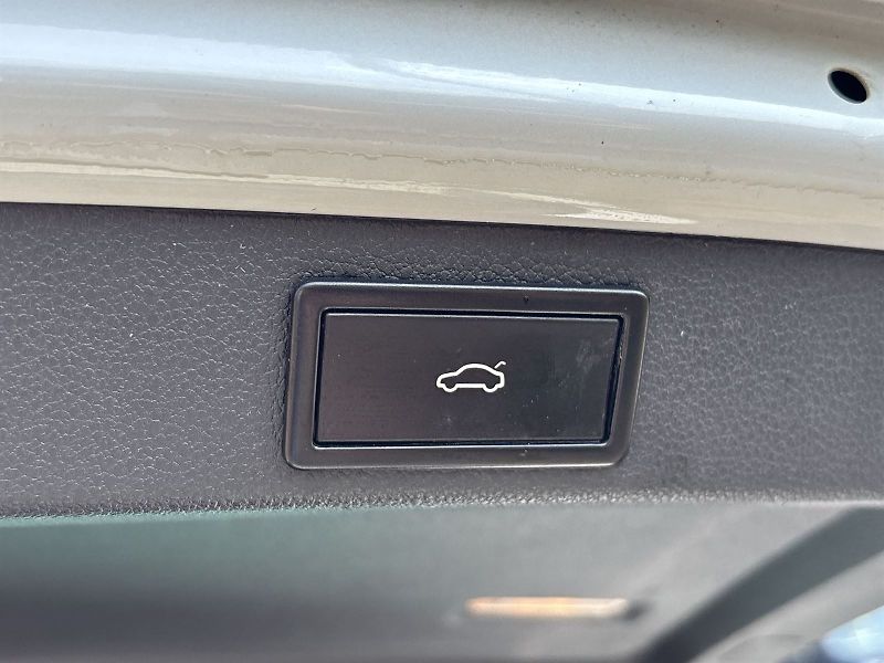 Škoda Superb (2016) Combi 2.0 TDI DSG Style + - fotka 30 z 37